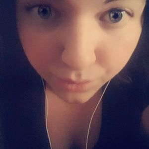 Meet your Posher, Kendra